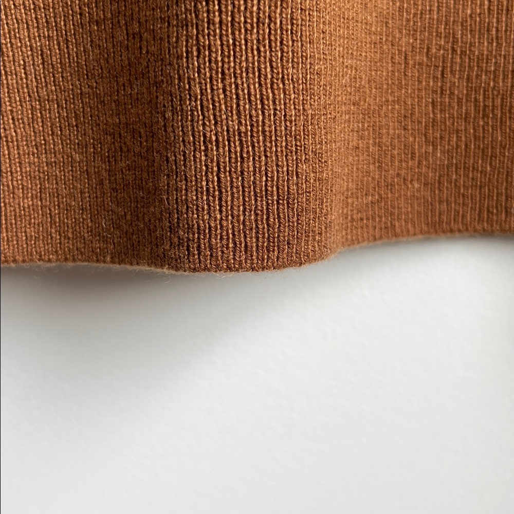 Everlane Classic Cashmere Crew - Picture 3 of 4